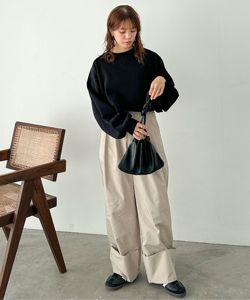 feepur（フェピュール）の「ツータックロールUPワイドパンツ（その他パンツ・レディース・ベージュ/ネイビー・SMALL/MEDIUM）」の6枚目の写真