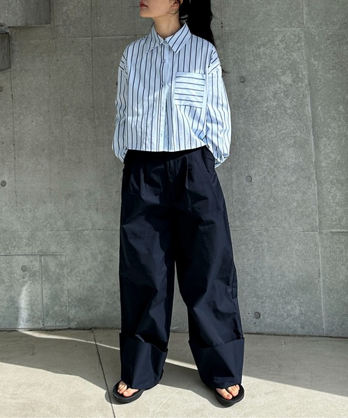 feepur（フェピュール）の「ツータックロールUPワイドパンツ（その他パンツ・レディース・ベージュ/ネイビー・SMALL/MEDIUM）」の17枚目の写真