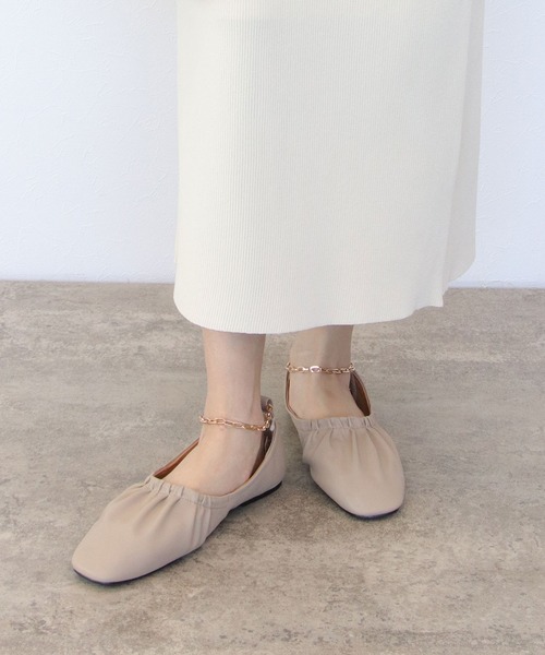 TITE IN THE STORE（ティテ　インザ　ストア）の「【JETEE/ジュテ】アンクルチェーンスクエアフラットパンプス（パンプス・レディース・ブラック/ベージュ・37/39）」の5枚目の写真