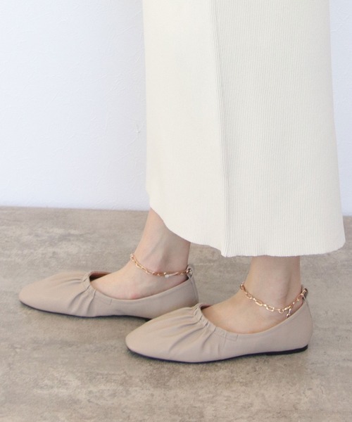 TITE IN THE STORE（ティテ　インザ　ストア）の「【JETEE/ジュテ】アンクルチェーンスクエアフラットパンプス（パンプス・レディース・ブラック/ベージュ・37/39）」の6枚目の写真