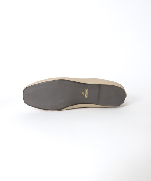 TITE IN THE STORE（ティテ　インザ　ストア）の「【JETEE/ジュテ】アンクルチェーンスクエアフラットパンプス（パンプス・レディース・ブラック/ベージュ・37/39）」の18枚目の写真