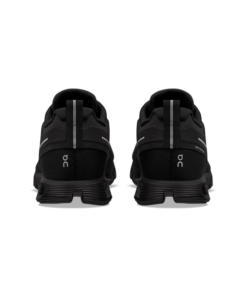 On（オン）の「【On】Cloud 5 Waterproof All Black 防水