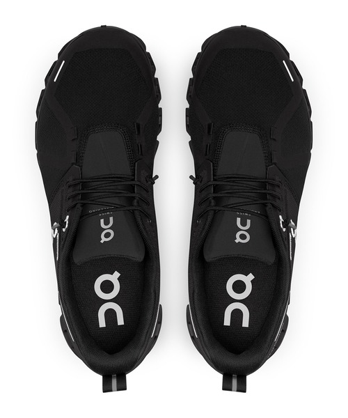 On（オン）の「【On】Cloud 5 Waterproof All Black 防水