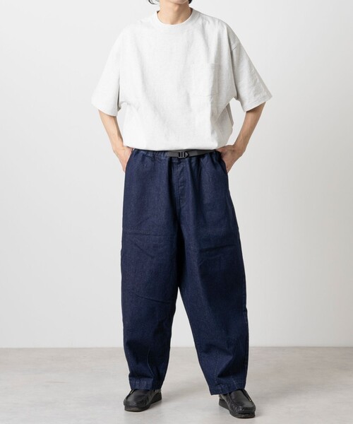 FREAK'S STORE(フリークスストア)の「ルーズフィット ウェービングベルト クロップド デニムパンツ(デニムパンツ・メンズ・ブルー/オフホワイト/ネイビー/ブラック・LARGE/MEDIUM)」の15枚目の写真