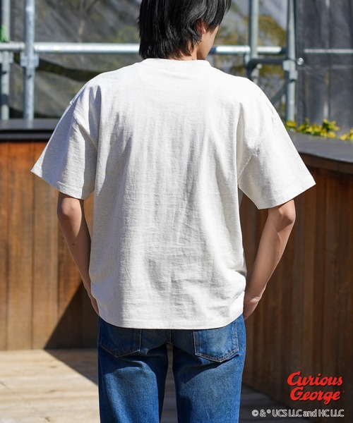 JEANS MATE(ジーンズメイト)の「おさるのジョージ オリジナルデザインTシャツ ジョージ ニョッキ ドロップショルダー ビッグシルエット ユニセックス(Tシャツ/カットソー・メンズ・オフホワイト/ダークグリーン/ホワイト・X-LARGE/MEDIUM/SMALL/LARGE)」の21枚目の写真