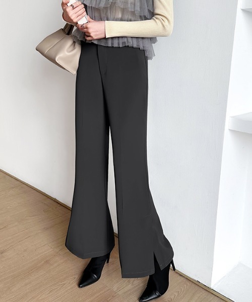 COCOMOMO(ココモモ)の「脚長シルエット サイドスリットフレアパンツ センタープレス フレアパンツ スリット スラックスパンツ(スラックス・レディース・ブラック/ブラウン/アイボリー/ダークグレー・S/M/L/XL)」の18枚目の写真