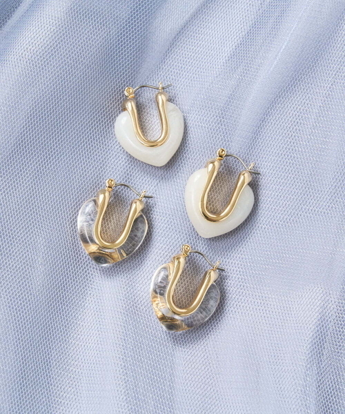 a.v.v(アーヴェヴェ)の「アクリルコンビピアス(ピアス(両耳用)・レディース・アイボリー/ホワイト・38)」の1枚目の写真