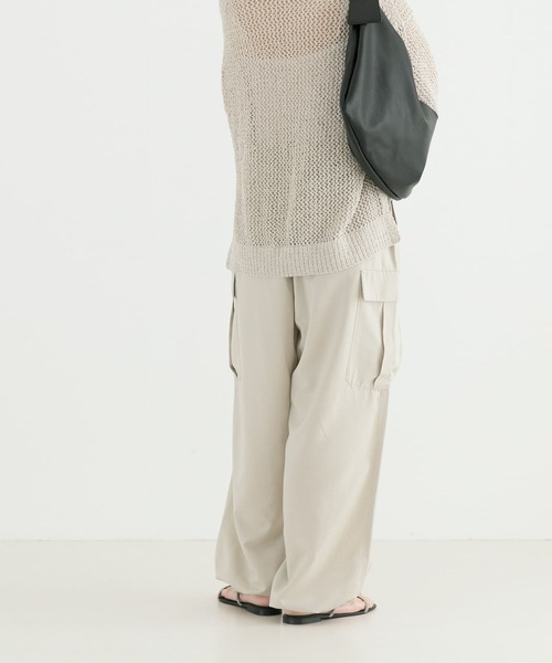 URBAN RESEARCH（アーバンリサーチ）の「ブライトクロスカーゴパンツ（カーゴパンツ・レディース・ライトベージュ/ブラック・38/36）」の12枚目の写真