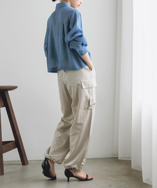 URBAN RESEARCH（アーバンリサーチ）の「ブライトクロスカーゴパンツ（カーゴパンツ・レディース・ライトベージュ/ブラック・38/36）」の20枚目の写真