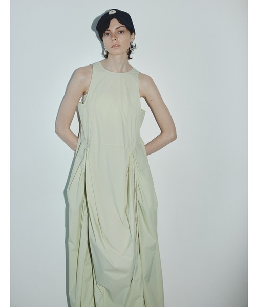 emmi（エミ）の「eco ナイロンエアーボリュームワンピース