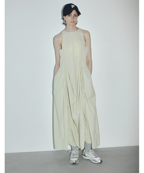 emmi（エミ）の「eco ナイロンエアーボリュームワンピース（ワンピース・レディース・ブラック/ライム/ブルー・1/0）」の8枚目の写真