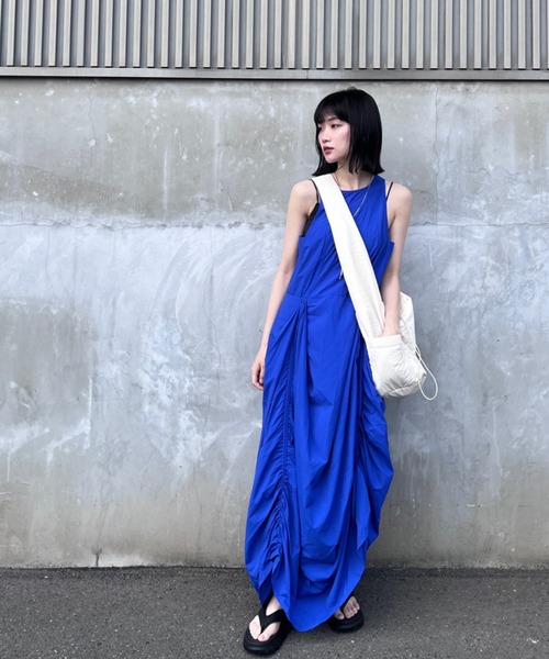 24年モデル 美品✨エミ ecoナイロン エアーボリュームワンピース 青 emmi(エミ)の「eco ナイロンエアーボリュームワンピース