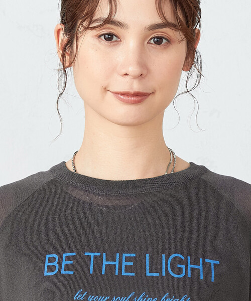 COMME CA ISM（コムサイズム）の「シアーニット ロゴ Tシャツ（ニット/セーター・レディース・ベージュ/チャコール・FREE）」の7枚目の写真