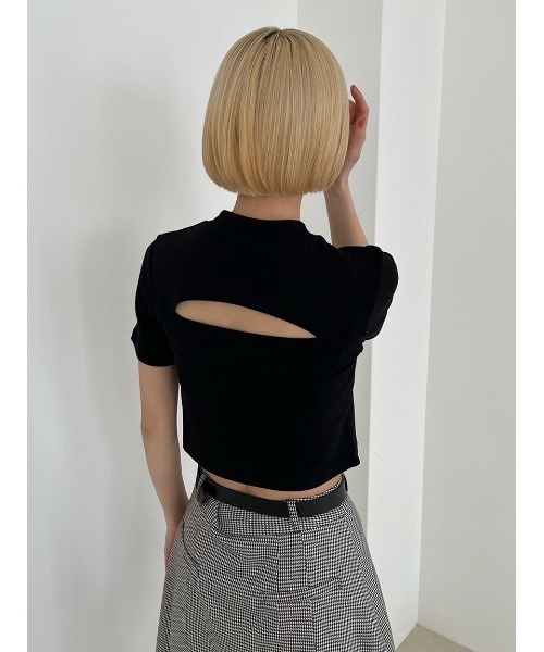 LILY BROWN（リリーブラウン）の「LB刺繍クロップドトップス（Tシャツ 