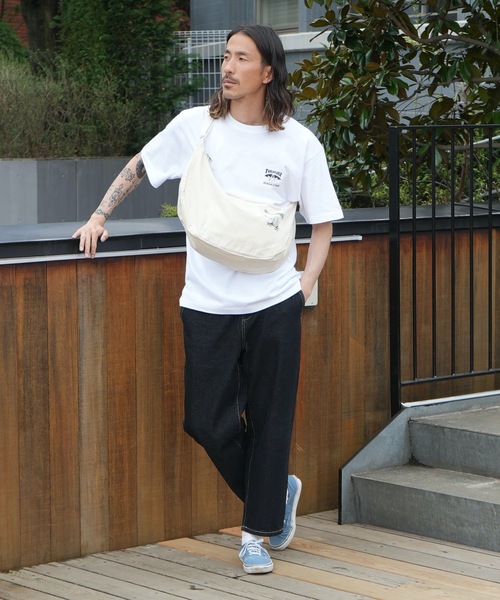 THRASHER（スラッシャー）の「CHILL Funagata Shoulder Bag/スラッシャーノートパソコン収納可能サイズワンポイントブランドアイコンラウンドショルダーバッグ（ショルダーバッグ・メンズ・ホワイト系その他/ホワイト/ホワイト系その他2/ブラック系その他/ブラック系その他2/ブラック・FREE）」の19枚目の写真
