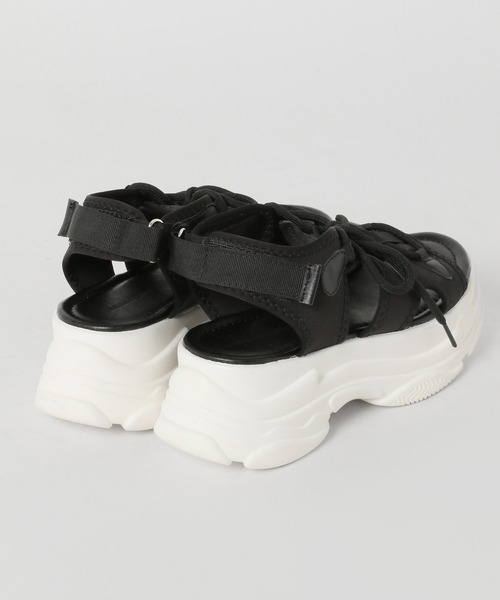mysty woman（ミスティウーマン）の「スニーカーレースUPサンダル　109240（サンダル・レディース・オフホワイト/ブラック・MEDIUM/LARGE）」の17枚目の写真