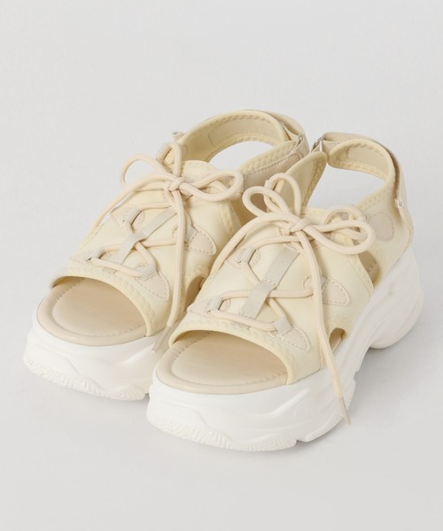 mysty woman（ミスティウーマン）の「スニーカーレースUPサンダル　109240（サンダル・レディース・オフホワイト/ブラック・MEDIUM/LARGE）」の12枚目の写真