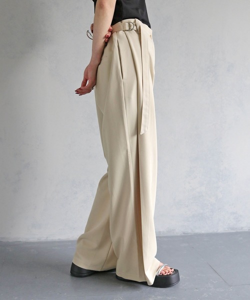 cheriella（シェリエラ）の「【cheriella】サイドベルトワイドパンツ（スラックス・レディース・ブラック/ライトベージュ・FREE）」の5枚目の写真