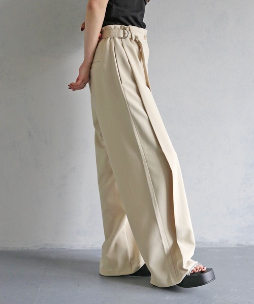 cheriella（シェリエラ）の「【cheriella】サイドベルトワイドパンツ（スラックス・レディース・ブラック/ライトベージュ・FREE）」の6枚目の写真