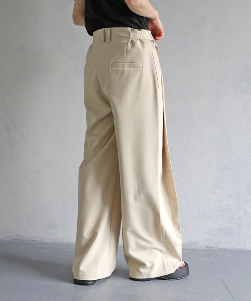 cheriella（シェリエラ）の「【cheriella】サイドベルトワイドパンツ（スラックス・レディース・ブラック/ライトベージュ・FREE）」の7枚目の写真