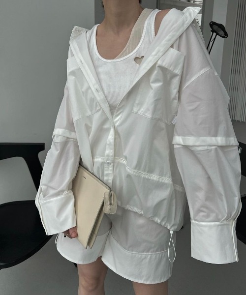 WILLFULLY(ウィルフリー)の「removable sleeve hoody drawstring SH(ナイロンジャケット・レディース・アイボリー/チャコール/ブルー・FREE)」の2枚目の写真
