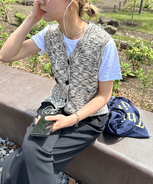 feepur(フェピュール)の「【ハンドウォッシャブル】ミックスネップVニットベスト(ベスト・レディース・アイボリー/ブラック・MEDIUM)」の9枚目の写真