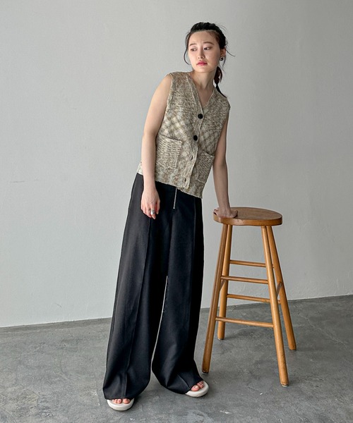 feepur(フェピュール)の「【ハンドウォッシャブル】ミックスネップVニットベスト(ベスト・レディース・アイボリー/ブラック・MEDIUM)」の12枚目の写真