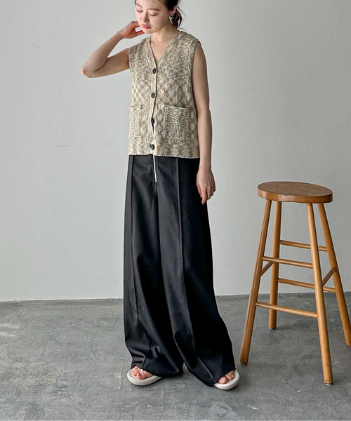 feepur(フェピュール)の「【ハンドウォッシャブル】ミックスネップVニットベスト(ベスト・レディース・アイボリー/ブラック・MEDIUM)」の14枚目の写真