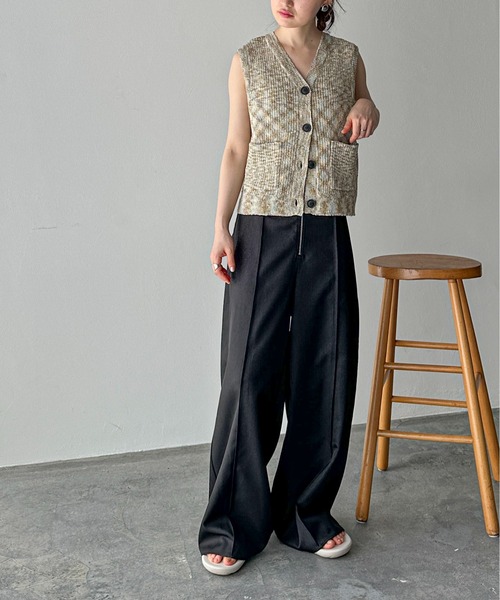 feepur(フェピュール)の「【ハンドウォッシャブル】ミックスネップVニットベスト(ベスト・レディース・アイボリー/ブラック・MEDIUM)」の15枚目の写真