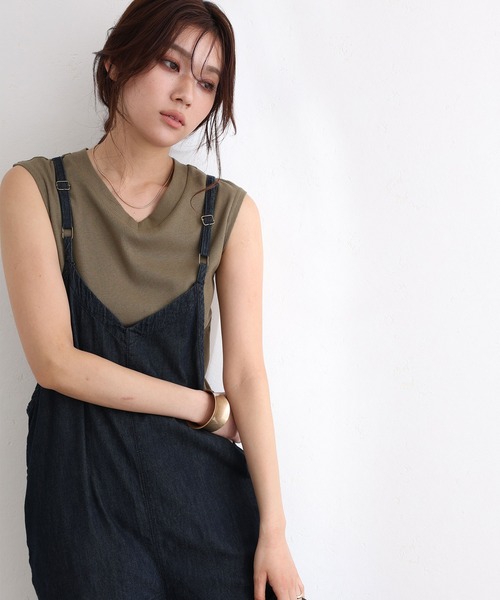 ElegChic(エレグシック)の「Vネックリブノースリーブ(ニット/セーター・レディース・ブラック/杢グレー/オフホワイト/カーキ/ベージュ・M/XL/4L)」の5枚目の写真