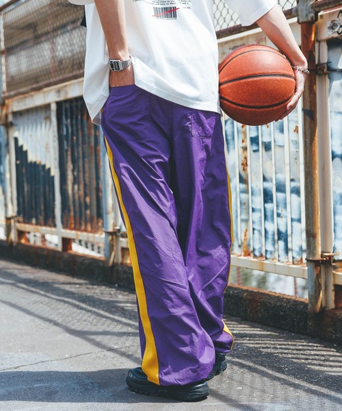 NBA（エヌビーエー）の「【NBA】別注/サイドライン/チームロゴワッペン/ナイロンルーズパンツ（スウェットパンツ・メンズ・レッド/パープル・FREE）」の10枚目の写真