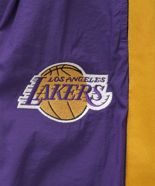 NBA（エヌビーエー）の「【NBA】別注/サイドライン/チームロゴワッペン/ナイロンルーズパンツ（スウェットパンツ・メンズ・レッド/パープル・FREE）」の21枚目の写真