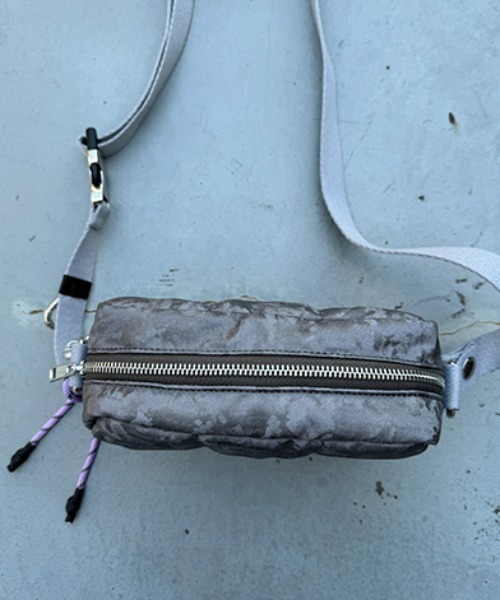 FIG&VIPER（フィグアンドバイパー）の「キルティングショルダーBAG（ショルダーバッグ・レディース・グレー/ブラック・FREE）」の5枚目の写真