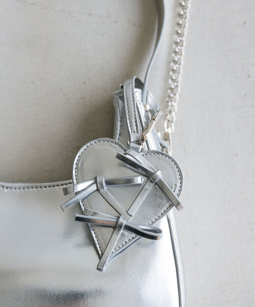 OLIVE des OLIVE（オリーブデオリーブ）の「リボンハートポーチ付きホーボーバッグ（ショルダーバッグ・レディース・サックスブルー/ダークブラウン/シルバー・FREE）」の6枚目の写真