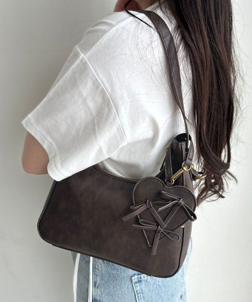 OLIVE des OLIVE（オリーブデオリーブ）の「リボンハートポーチ付きホーボーバッグ（ショルダーバッグ・レディース・サックスブルー/ダークブラウン/シルバー・FREE）」の16枚目の写真