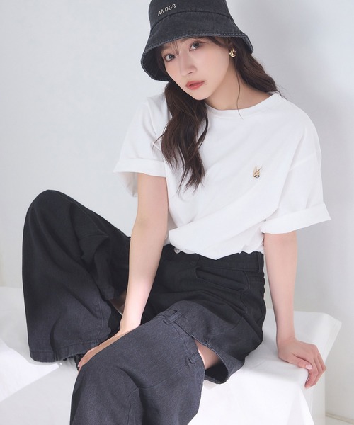 ANDGEEBEE(アンジービー)の「UNISEX フェネックワッペンT(Tシャツ/カットソー・レディース・ホワイト/ブラック・FREE)」の3枚目の写真