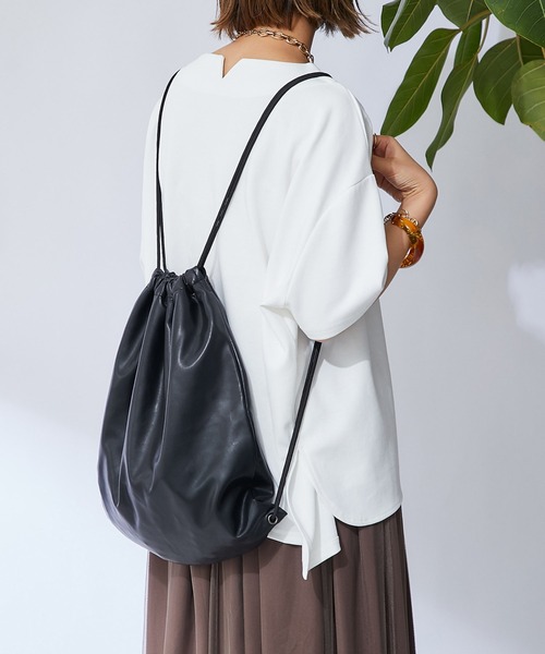 un dix cors（アンディコール）の「レザーナップザック（バックパック/リュック・レディース・ブラック/アイボリー・FREE）」の2枚目の写真