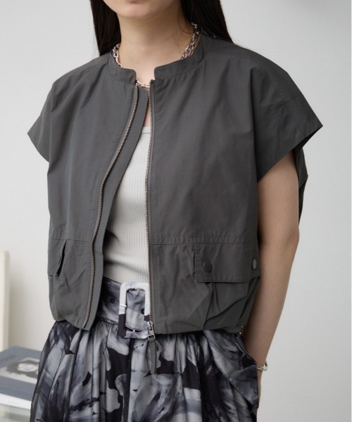 AZUL by moussy（アズールバイマウジー）の「ギャザーヘムベスト（ベスト・レディース・アイボリー/ブラック/チャコールグレー・FREE）」の3枚目の写真