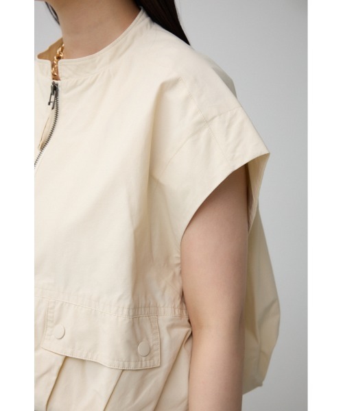 AZUL by moussy（アズールバイマウジー）の「ギャザーヘムベスト（ベスト・レディース・アイボリー/ブラック/チャコールグレー・FREE）」の13枚目の写真