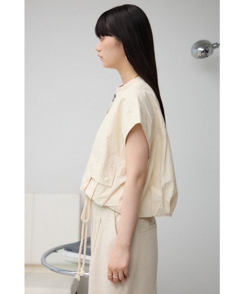 AZUL by moussy（アズールバイマウジー）の「ギャザーヘムベスト（ベスト・レディース・アイボリー/ブラック/チャコールグレー・FREE）」の9枚目の写真