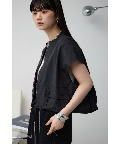 AZUL by moussy（アズールバイマウジー）の「ギャザーヘムベスト（ベスト・レディース・アイボリー/ブラック/チャコールグレー・FREE）」の18枚目の写真