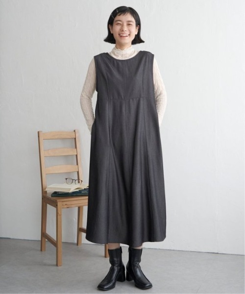 LBC(エルビーシー)の「デニムライクタックフレアワンピース(ワンピース・レディース・ブラック/ネイビー・M)」の3枚目の写真