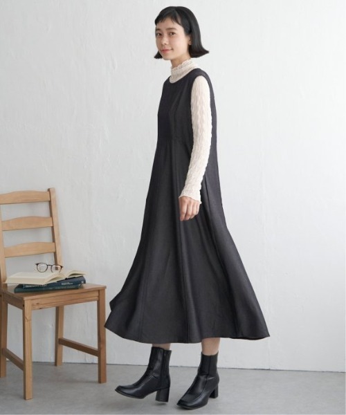 LBC(エルビーシー)の「デニムライクタックフレアワンピース(ワンピース・レディース・ブラック/ネイビー・M)」の5枚目の写真