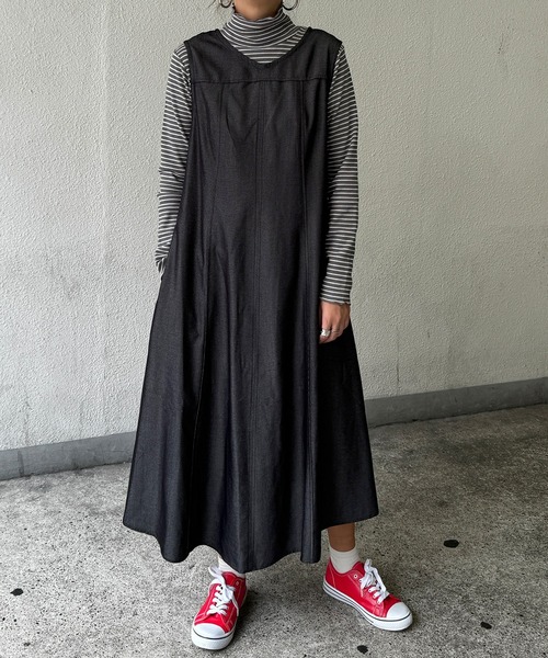 LBC(エルビーシー)の「デニムライクタックフレアワンピース(ワンピース・レディース・ブラック/ネイビー・M)」の12枚目の写真