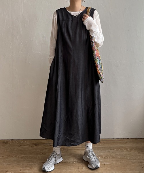 LBC(エルビーシー)の「デニムライクタックフレアワンピース(ワンピース・レディース・ブラック/ネイビー・M)」の9枚目の写真