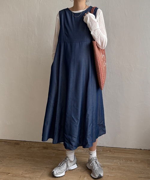 LBC(エルビーシー)の「デニムライクタックフレアワンピース(ワンピース・レディース・ブラック/ネイビー・M)」の10枚目の写真