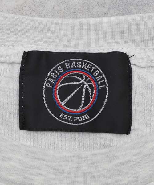 EDIFICE（エディフィス）の「PARIS BASKETBALL(パリ バスケットボール) 別注 ヴィンテージ カレッジロゴ Tシャツ（Tシャツ/カットソー・メンズ・ホワイト/ブラック/グレー・LARGE/MEDIUM）」の7枚目の写真