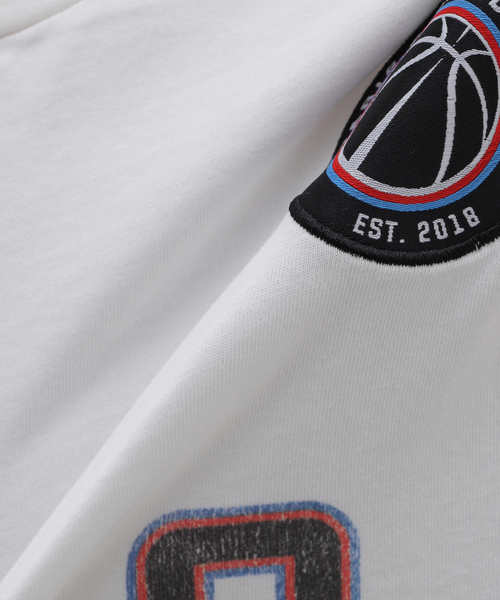 EDIFICE（エディフィス）の「PARIS BASKETBALL(パリ バスケットボール) 別注 ヴィンテージ カレッジロゴ Tシャツ（Tシャツ/カットソー・メンズ・ホワイト/ブラック/グレー・LARGE/MEDIUM）」の4枚目の写真