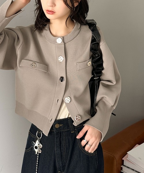 classicalelf（クラシカルエルフ）の「洗練された大人エレガンス。軽量短丈袖スリットボタンニットカーディガン（カーディガン/ボレロ・レディース・ブラック/グレイッシュベージュ/アイボリー/ブラウン・LARGE/MEDIUM/SMALL/X-LARGE）」の20枚目の写真