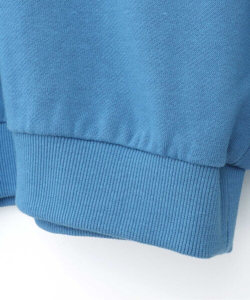 p.premier（ピードットプルミエ）の「イロチ買いしたいオーバーサイズロゴトレーナー（スウェット・キッズ・チャコール/ブラウン/ピンク/ブルー/オフホワイト・80/90/100/110/120/130/140）」の8枚目の写真